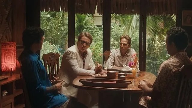 Escena del film 'Pacifiction' d'Albert Serra