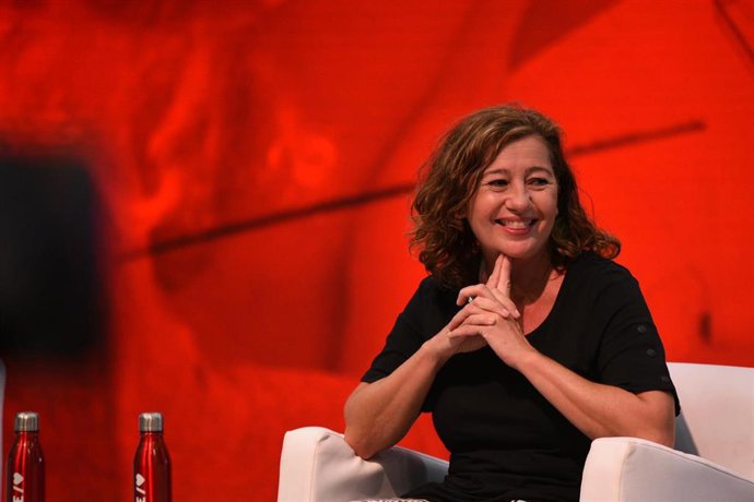 Archivo - La presidenta del Gobierno balear, Francina Armengol, en el encuentro Avanzamos en Políticas para la juventud: vivienda, enmarcado en la segunda jornada del 40 Congreso Federal del PSOE, en el espacio Ágora de la Feria de Valencia, a 16 de o