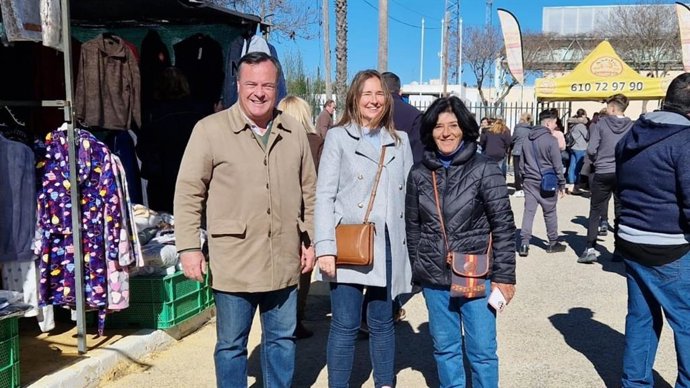 Visita al mercadillo de Espartinas