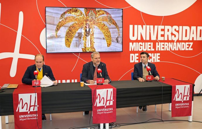 El rector de la Universidad Miguel Hernández, Juan José Ruiz, en la presentación de la candidatura de El Misteri dElx al Premio Princesa de Asturias de las Artes 2023.