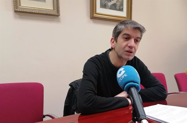 Jorge Suárez comparece en rueda de prensa.