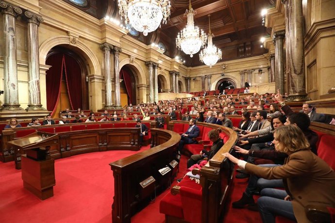 El pleno del Parlament durante una votación, a 25 de enero de 2023.