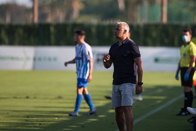 Archivo - Sergio Pellicer, coach of Malaga during the friendly match between Malaga Club Futbol and Real Valladolid at Dama de Noche Pitch on August 23, 2020 in Malaga, Spain.