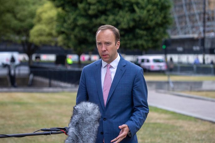 Archivo - July 7, 2022, London, England, United Kingdom: Former Secretary of State for Health and Social Care MATT HANCOCK is seen in Westminster.,Image: 705680115, License: Rights-managed, Restrictions: , Model Release: no, Credit line: Tayfun Salci / 