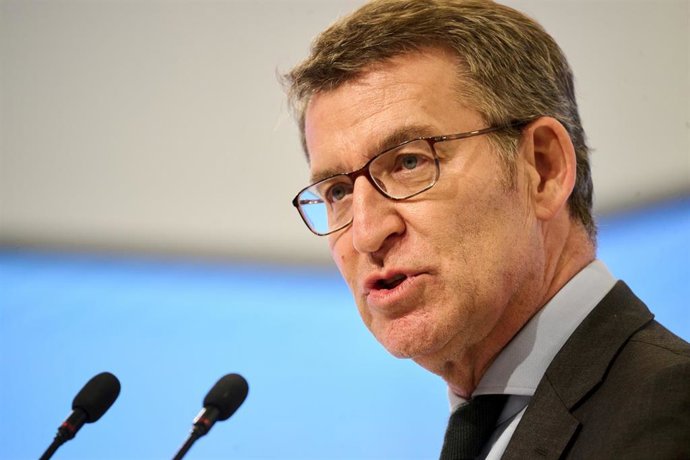 El presidente del PP, Alberto Núñez Feijóo, presenta al candidato Daniel Sirera  a la Alcaldía de Barcelona en el Auditorio MGS, a 25 de enero de 2023, en Barcelona, Catalunya (España). 