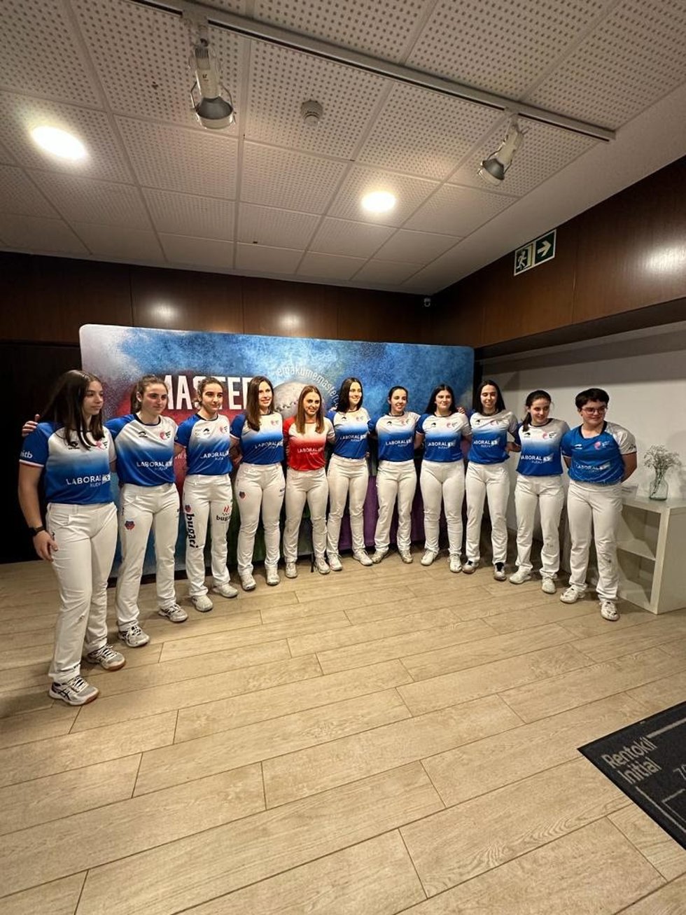 Presentación del Master Laboral Kutxa de pelota a mano femenina
