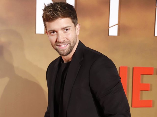 Pablo Alborán En La Premiere De 'La Chica De Nieve'