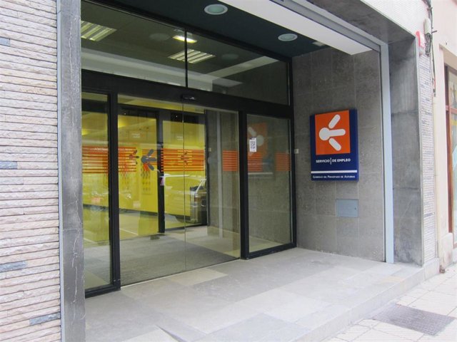 Archivo - Paro, EPA, empleo. 