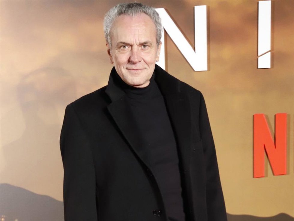 José Coronado posa en la Premier de 'La chica de nieve'