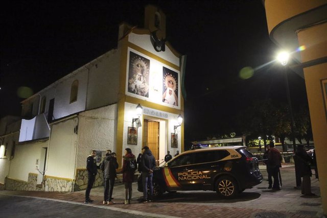 Detalle de la Iglesia de San Isidro, en Algeciras, donde ha sido apulañado el sacerdote 