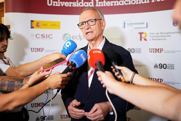 Archivo - El presidente del Consejo Económico y Social de España (CES), Antón Costas.