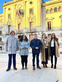 Moreno (c), junto a los concejales de Cs en el Ayuntamiento de Jaén.