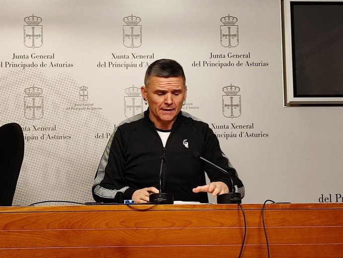 El portavoz de Podemos en la Junta General, Rafael Palacios.