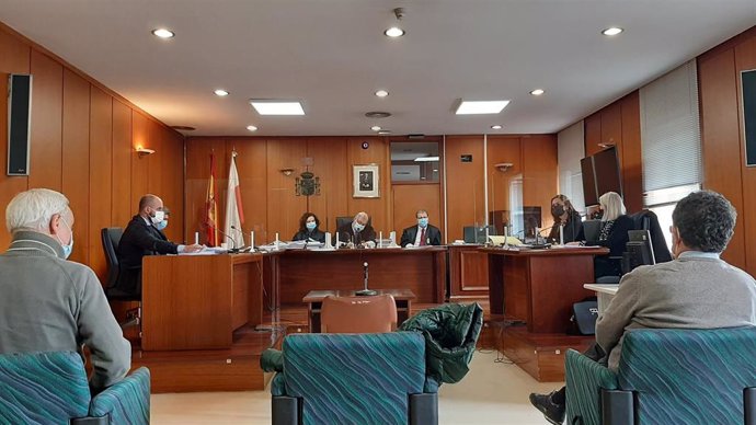 Archivo - Exaltos cargos del SCS acusados de prevaricación en el juicio contra ellos en la Audiencia Provincial de Cantabria