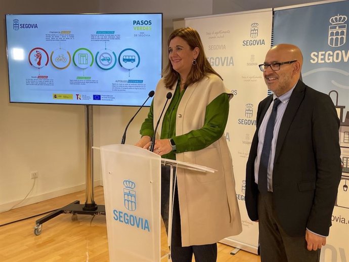 La alcaldesa de Segovia durante la presentación en la campaña 'Pasos verdes'.