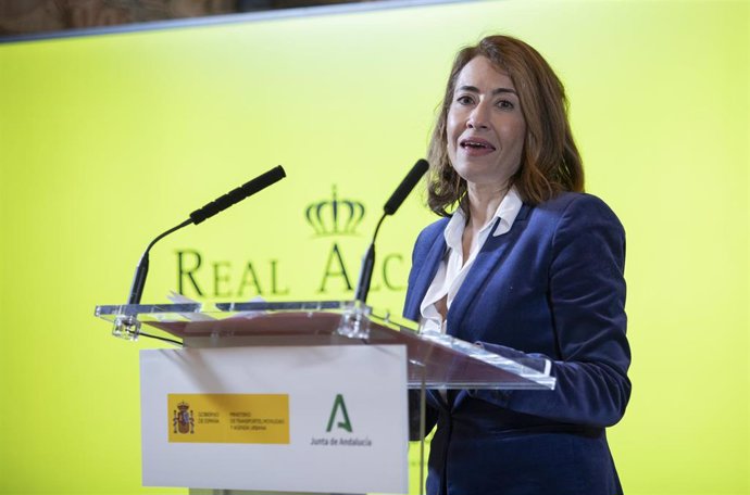 La ministra de Transportes, Movilidad y Agenda Urbana, Raquel Sánchez, en una intervención. Archivo
