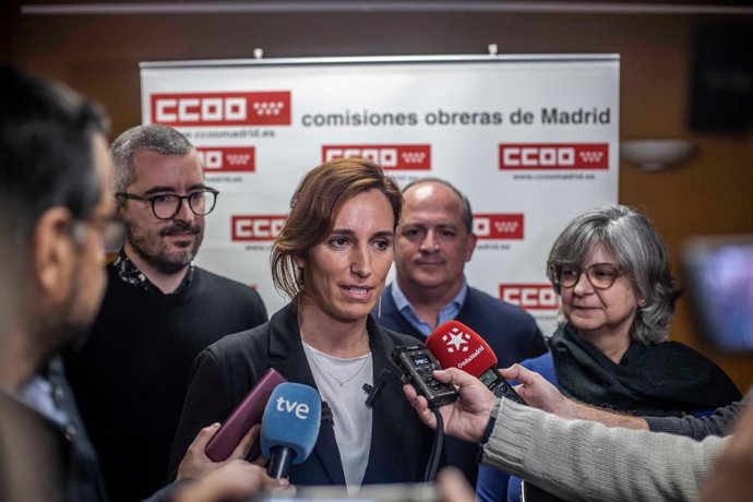 La portavoz de Más Madrid en la Asamblea, Mónica García, y la secretaria general de CC.OO. Madrid, Paloma López.