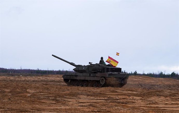 Archivo - Leopard 2E desplegado en Letonia
