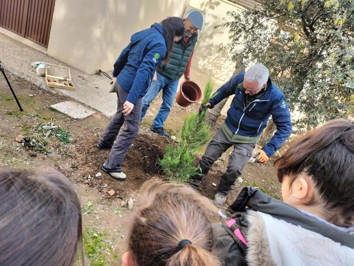 La Diputación de Málaga celebra el Día Mundial de la Educación Ambiental con escolares.
