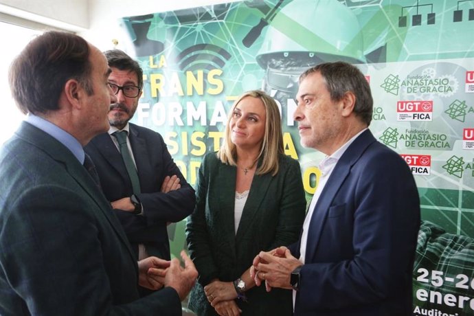 La Junta invertirá 185 millones hasta 2030 para dar "impulso" al desarrollo logístico de Andalucía.