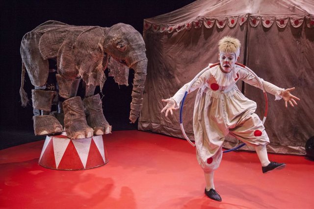 Parade, el circo de los valientes es una obra llena de vitalidad, humor y ternura para hacer disfrutar a todos los públicos