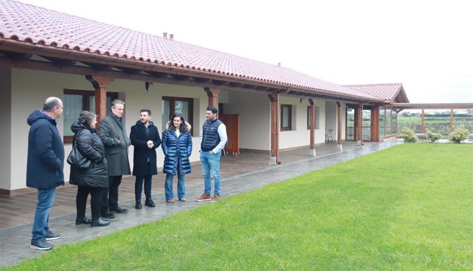 El presidente de la Junta General del Principado, Marcelino Marcos Líndez, durante su visita en Cudillero