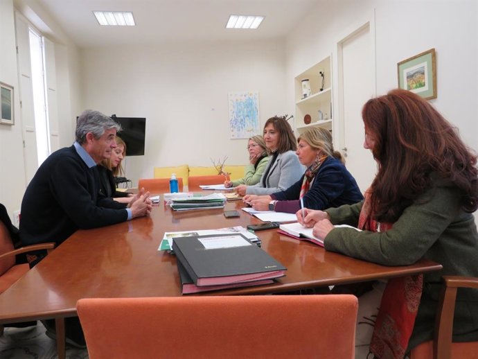 Isabel Paredes con el alcalde de Arcos.