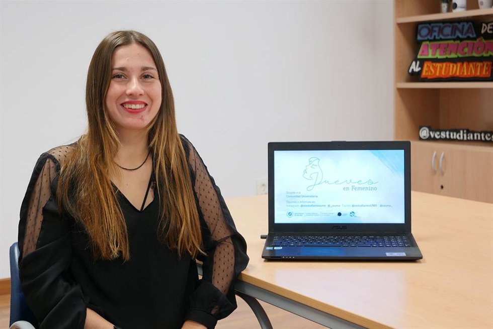 El ciclo arranca con una pieza audiovisual que recoge el testimonio de la alumna de la Facultad de Filosofía y Letras, Concepción Moreno Alarcón, ganadora de uno de los Premios Terra Málaga de Investigación.