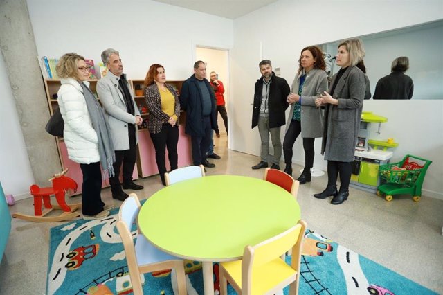 La presidenta del Consell de Mallorca, Catalina Cladera, en la visita al nuevo centro de familia del IMAS.