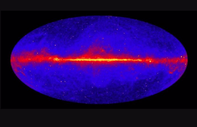 Esta imagen muestra el cielo entero visto por el Gran Telescopio de Área Fermi.