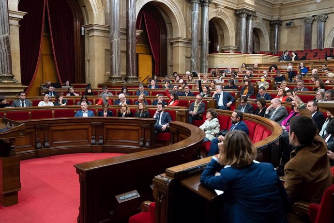Vista general de las votaciones durante una sesión plenaria en el Parlament, a 26 de enero de 2023.