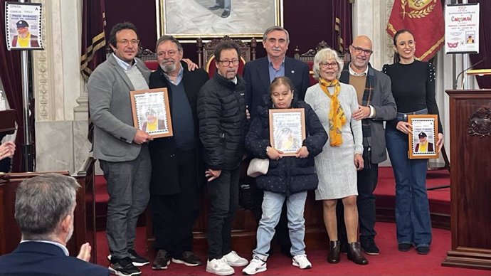 Presentación de la exposición, el cartel y el sello dedicado al mítico autor de Carnaval Paco Rosado, dentro de la exposición Expofil del Carnaval de Cádiz 2023.