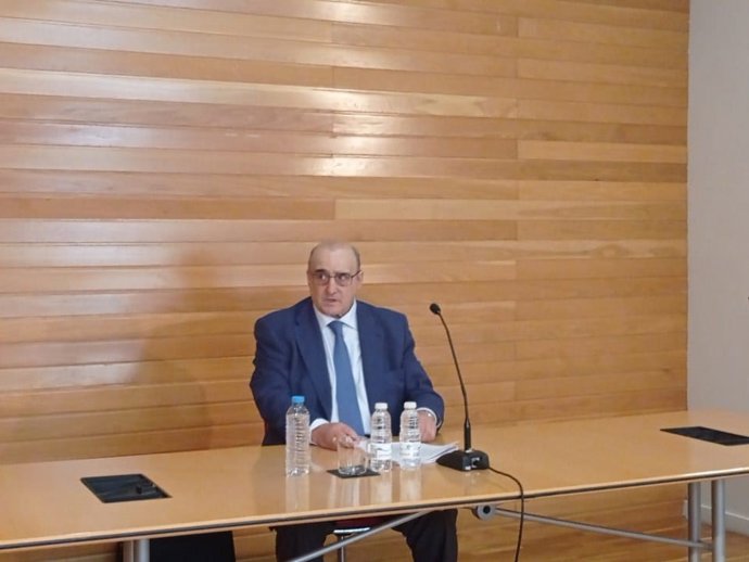 Archivo - El abogado de una de las niñas intercambiadas en el hospital San Millán de Logroño, José Sáez Morga,