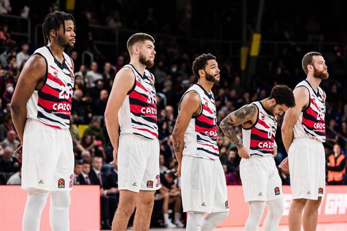 Archivo - Jugadores  del Cazoo Baskonia, antes de enfrentarse al Bara en el Palau Blaugrana. 