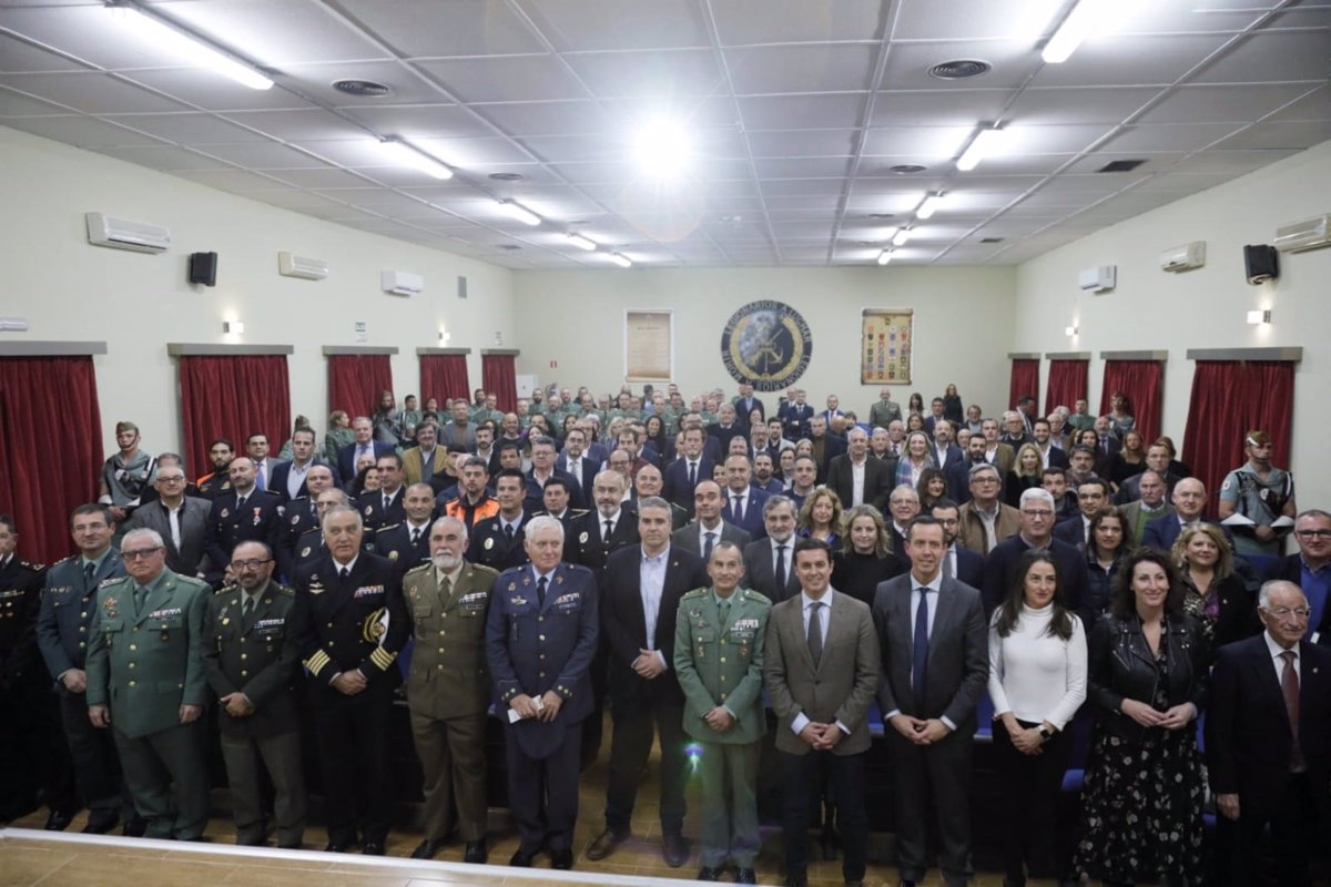 La Legión reconoce a instituciones y la sociedad almeriense por su apoyo a ‘La Desértica’