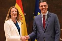 Sánchez se reúne con Roberta Metsola para abordar la Presidencia Española de la UE