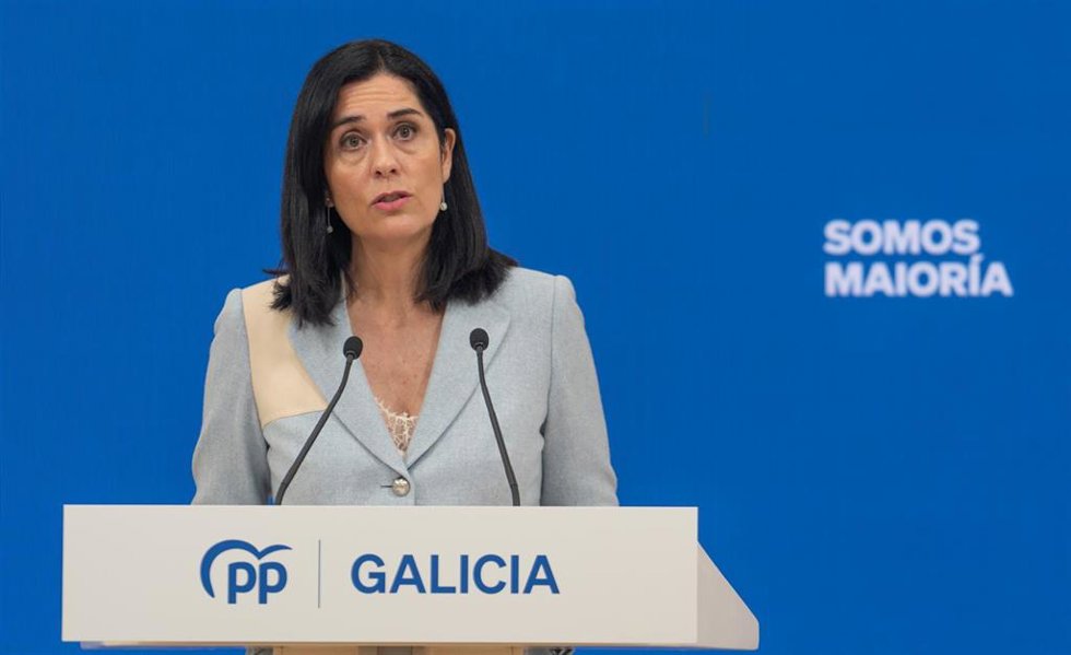 Archivo - La secretaria general del PPdeG, Paula Prado, en rueda de prensa en la sede del partido.