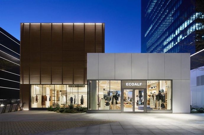 Ecoalf abre su primera tienda neutra en emisiones de CO2 en Madrid