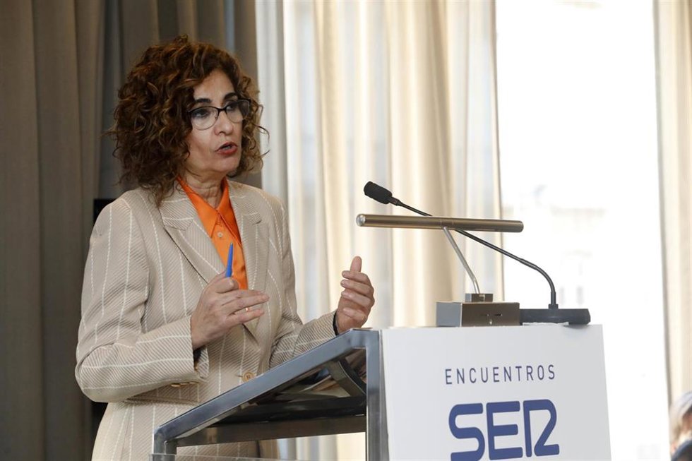 La ministra de Hacienda y Función Pública, María José Montero asiste al desayuno informativos "Los retos económicos y sociales de España en 2023" a 27 de enero de 2023 en Málaga, Andalucía.//Álex Zea.