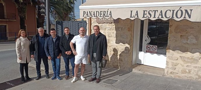 Imagen de archivo de la visita de Ildefonso Ruiz a una panadería tradicional