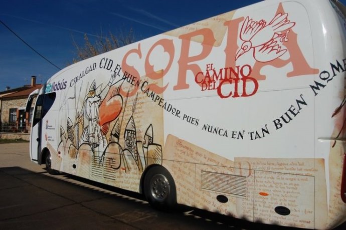 Uno de los dos bibliobuses que recorre la provincia de Soria.