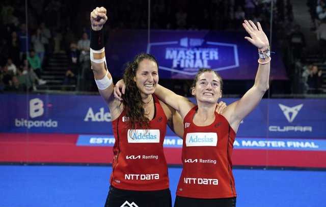 Archivo - Gemma Triay y Alejandra Salazar celebran su victoria en el Estrella Damm Barcelona Master Final 2022