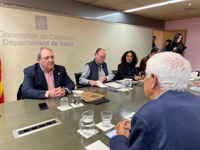 Reunió encapalada pel conseller de Salut, Manel Balcells, el secretari general de MC, Xavier Lleonart, i el president del sindicat, Jordi Cruz