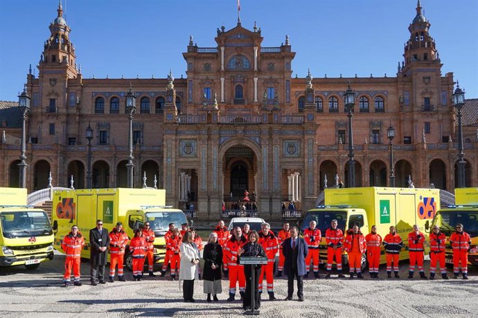 Presentación de los nuevos vehículos de apoyo logístico ante situaciones de emergencia colectivas y catástrofes con los que contarán el 061.