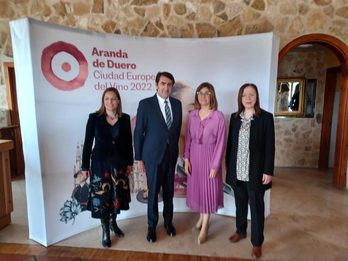 El consejero de Medio Ambiente, Vivienda y Ordenación del Territorio, Juan Carlos Suárez-Quiñones, en la clausura de Aranda como Capital Europea del Vino.