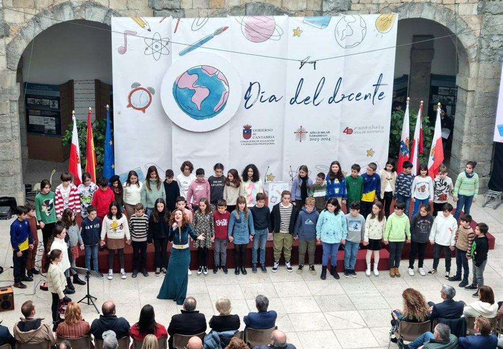 El Parlamento de Cantabria celebra el Día del Docente