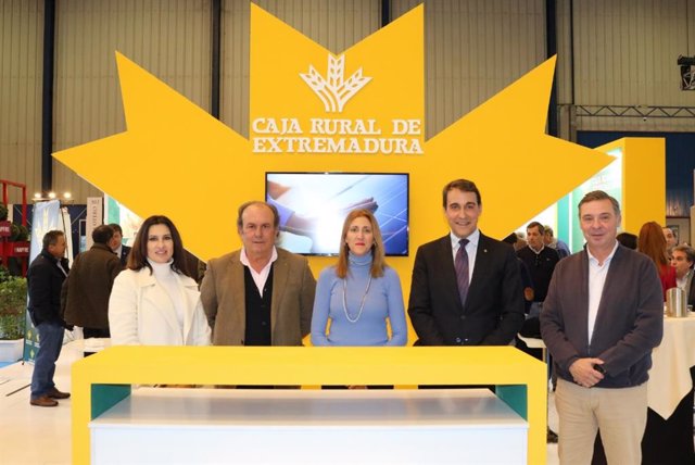 Caja Rural de Extremadura y Ribera de Guadiana acuerdan ampliar su colaboración para promocionar los vinos de esta DO