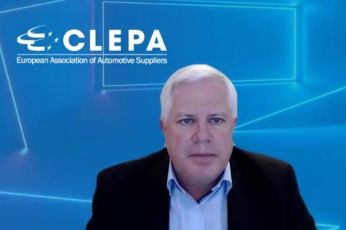 Archivo - CLEPA President Thorsten Muschal (Faurecia), setting the scene during the online event on 11 January 2022