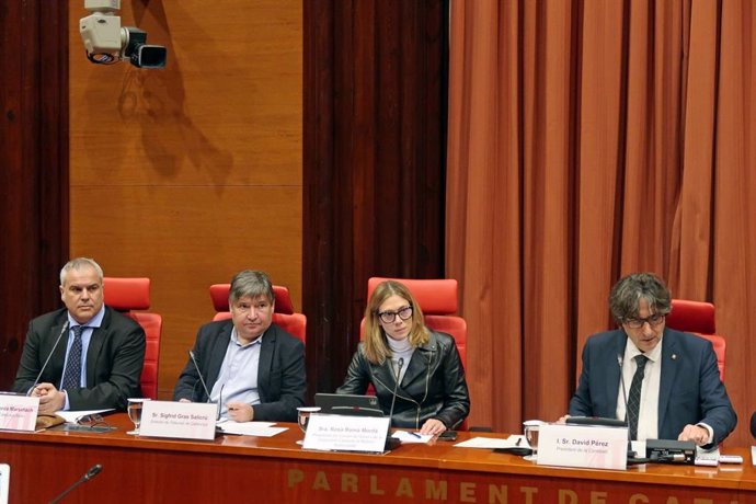 (E-D) El director de Catalunya Rdio, Jordi Broda; el de TV3, Sigfrid Gras; la presidenta de la CCMA, Rosa Rom; i el president de la Comissió de Control a la CCMA del Parlament, David Pérez (PSC)