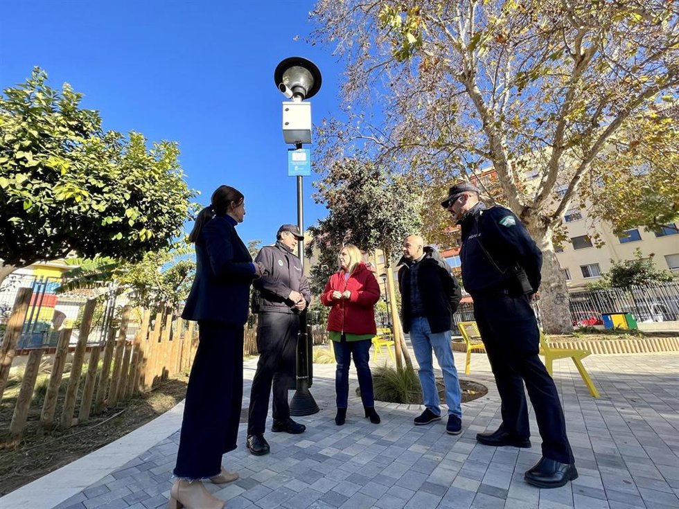La alcaldesa ha comprobdo in situ el funcionamiento de esta tecnología.